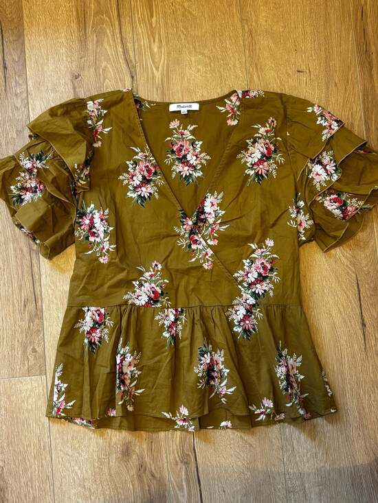 Madewell Tops - Madewell Ruffle-Sleeve Wrap Peplum Top in Floral Print Size 8
